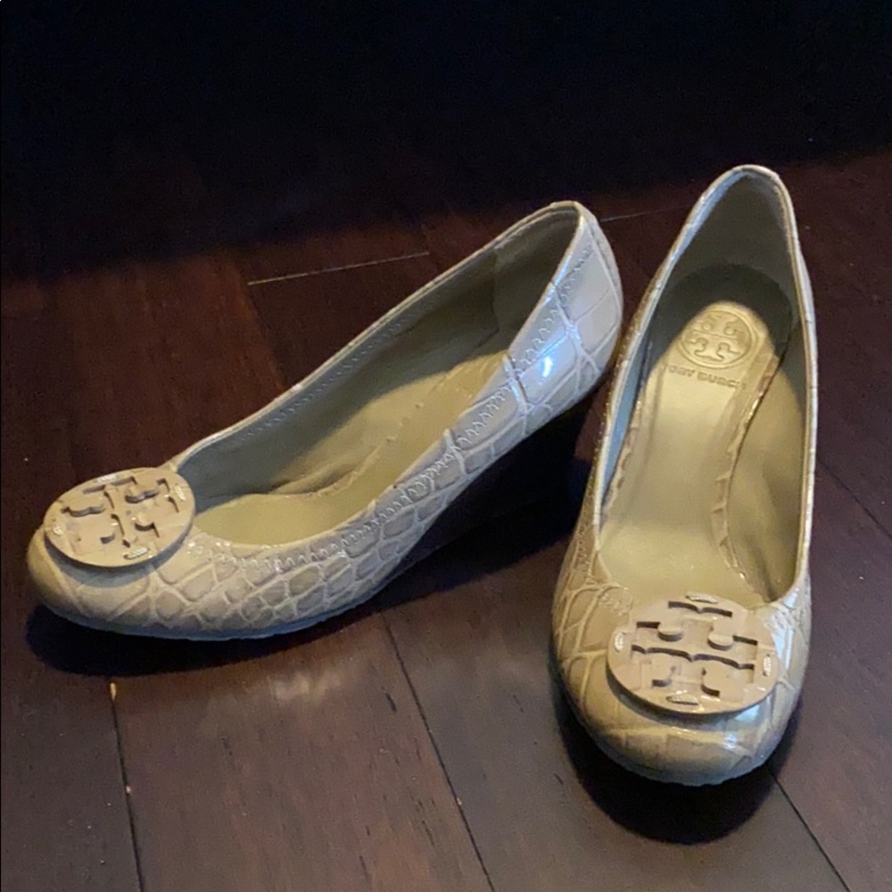 Tory Burch tan snakeskin wedges